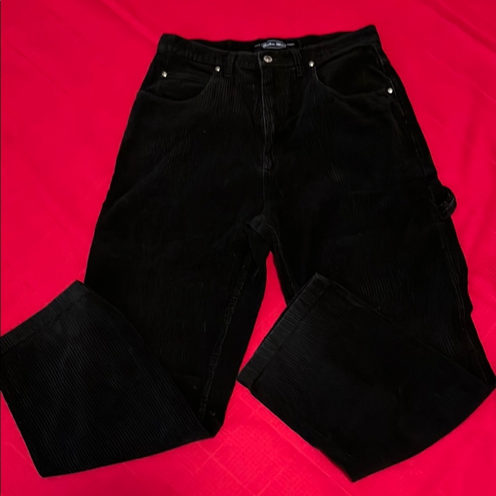 Black Relaxed Fit Jeans with Classic Denim Style